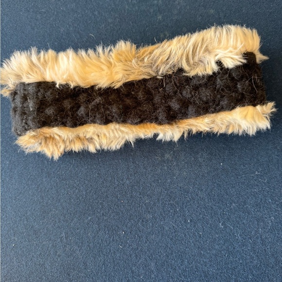 Headed to the snow? Need to stay cozy and get it quick? I ship ASAP! Zoom in👀 - Picture 12 of 15